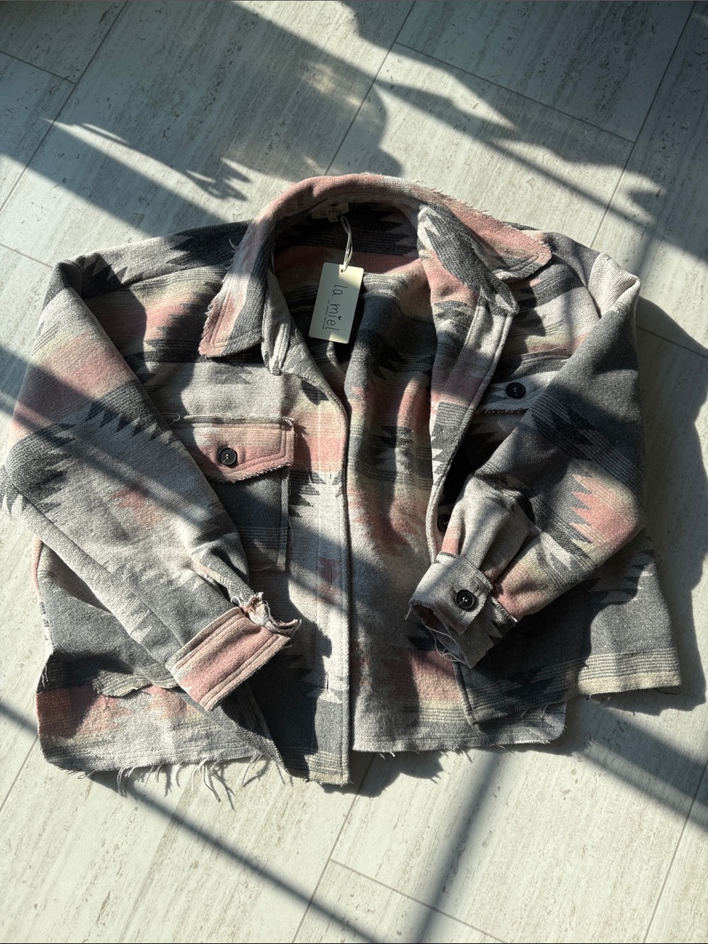 LA MIEL Aztec-Inspired Cropped Shacket in Pink & Gray